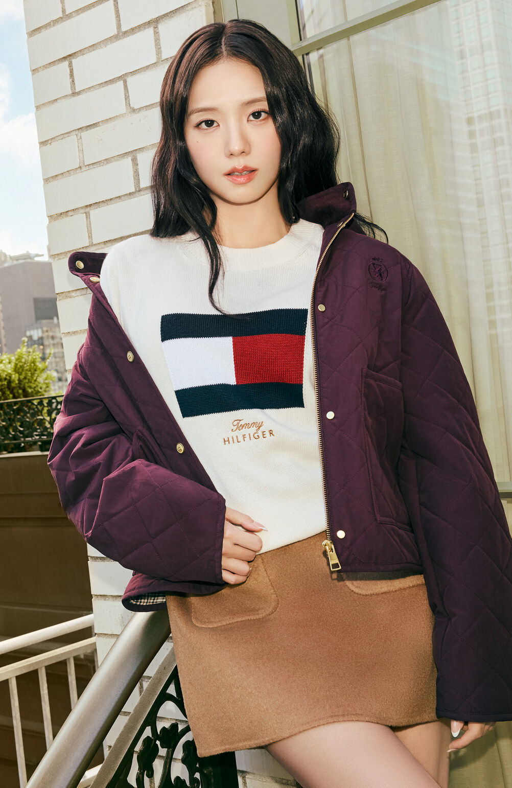 Join JISOO as she steps inside Tommy&rsquo;s world at The Plaza in Fall&rsquo;s modern prep icons.&nbsp;